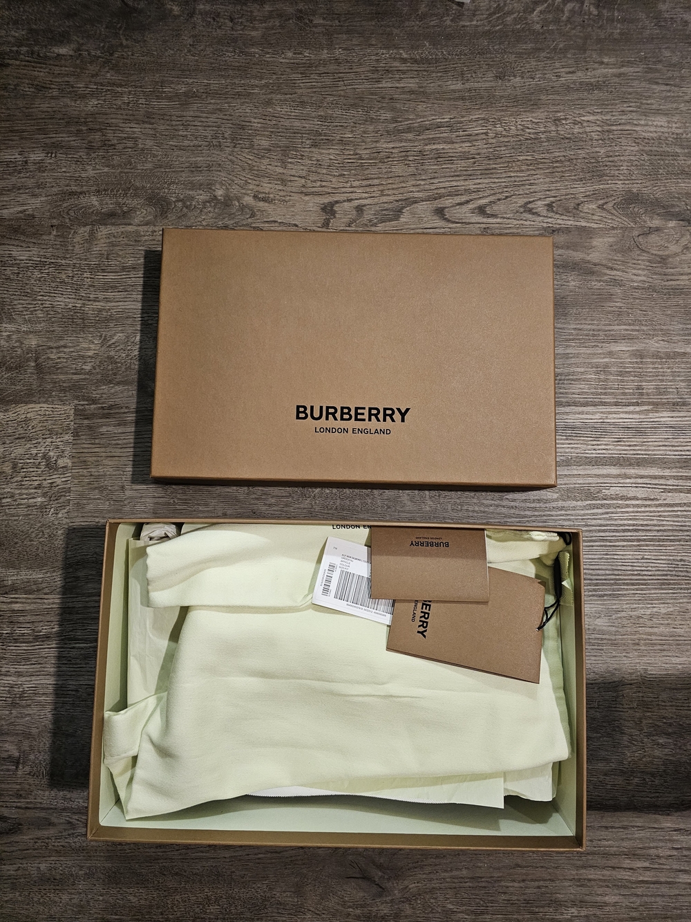 Burberry White Low-Top Leather Sneakers with Gold Logo - Picture 4 of 14